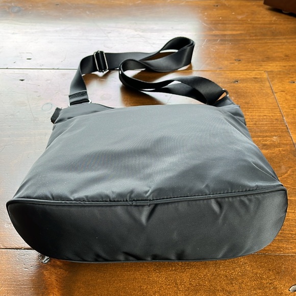 Baggallini Black Nylon Crossbody Bag - Picture 4 of 12
